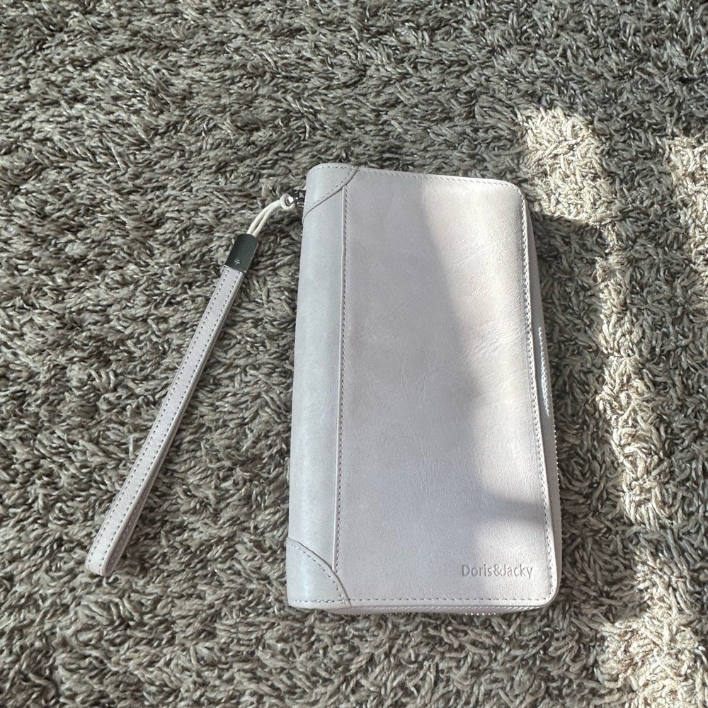 DORIS&JACKY Womens Leather Wallet Luxury  Zip Credit Card Holder wristlet. Pink